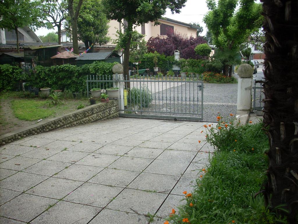 RIF. D9318 VILLANOVA DI BAGNACAVALLO, casa singola con 2 letto