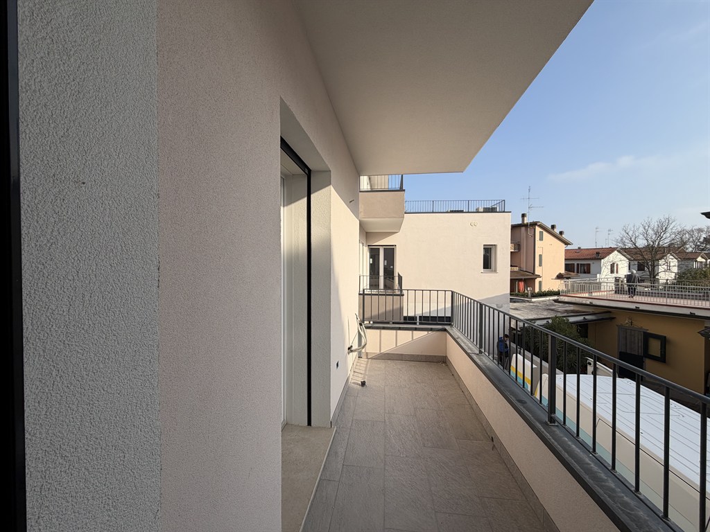 BILOCALE NUOVO PRIMO PIANO LIDO DI DANTE