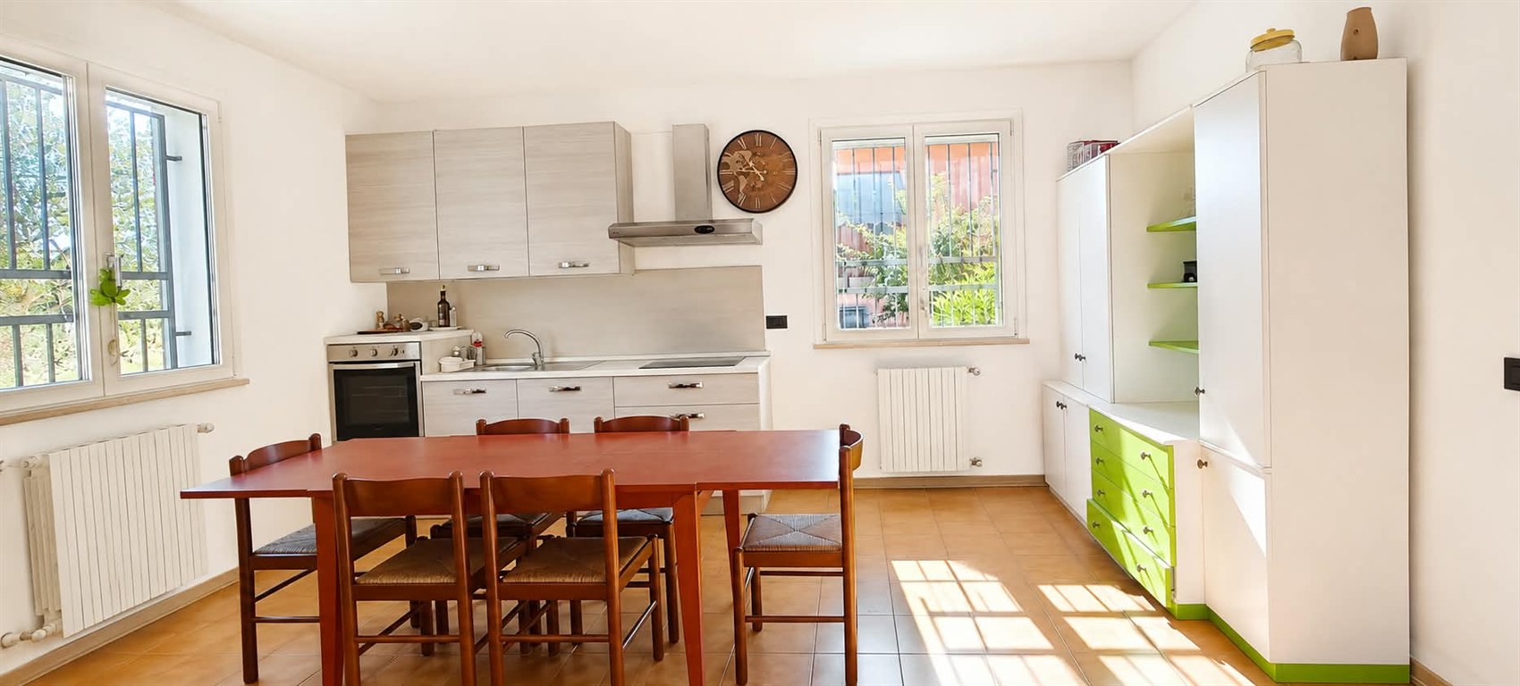 PORZIONE DI VILLETTA AD ANGOLO ZONA BORGO NUOVO/ ESP