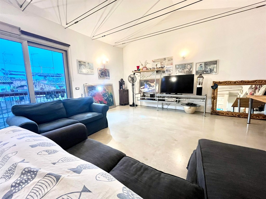 LOFT NEL CUORE DEL BORGO SAN BIAGIO, AMPIO E LUMINOSO