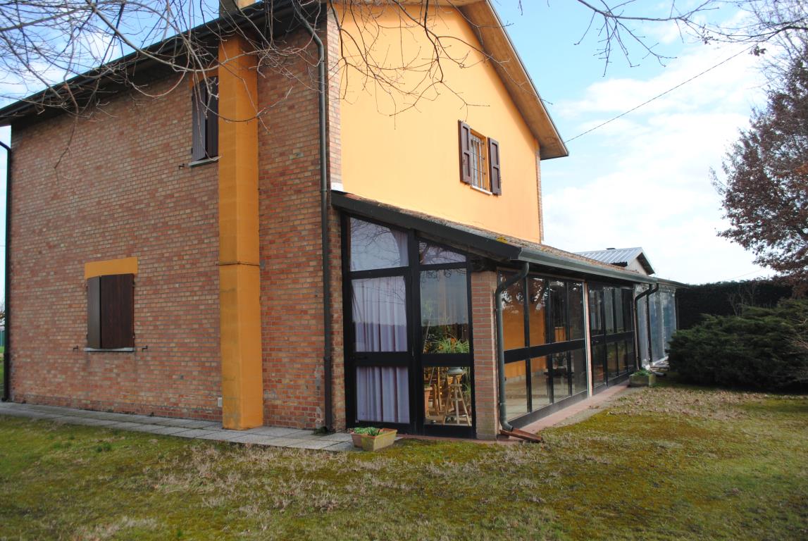 SG330, VENDIAMO BELLA CASA INDIPENDENTE A SANT'ALBERTO