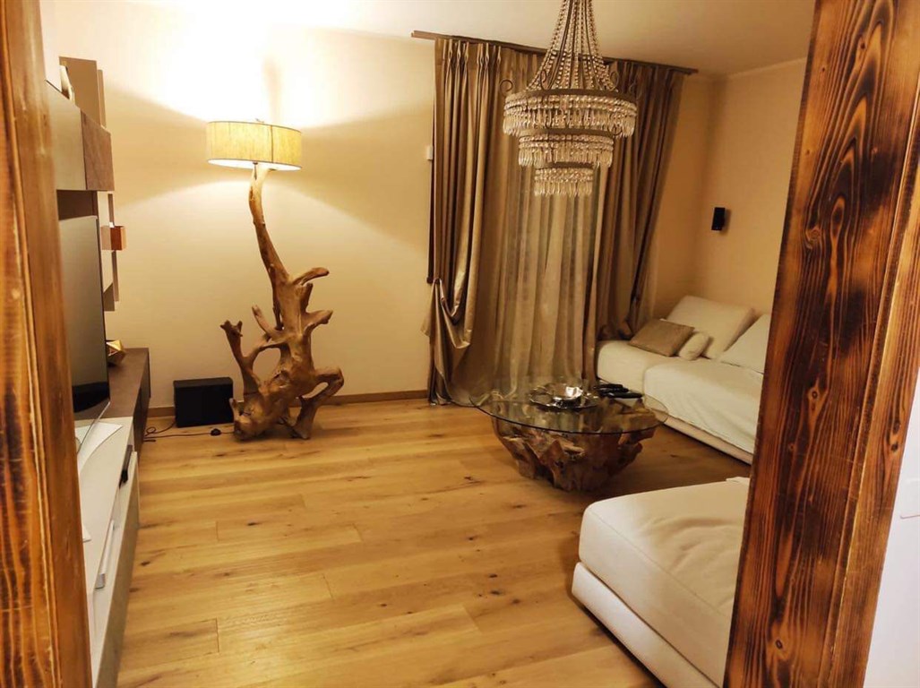 VP37, SPLENDIDA VILLA RISTRUTTURATA E COMPLETAMENTE INDIPENDENTE ZONA SAN MICHELE