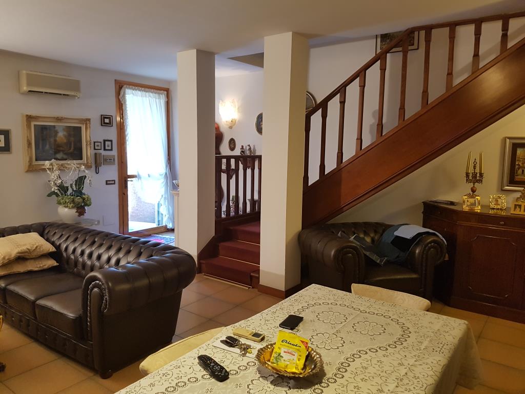 A7044, Villa a schiera 7 locali - Rif. A7044