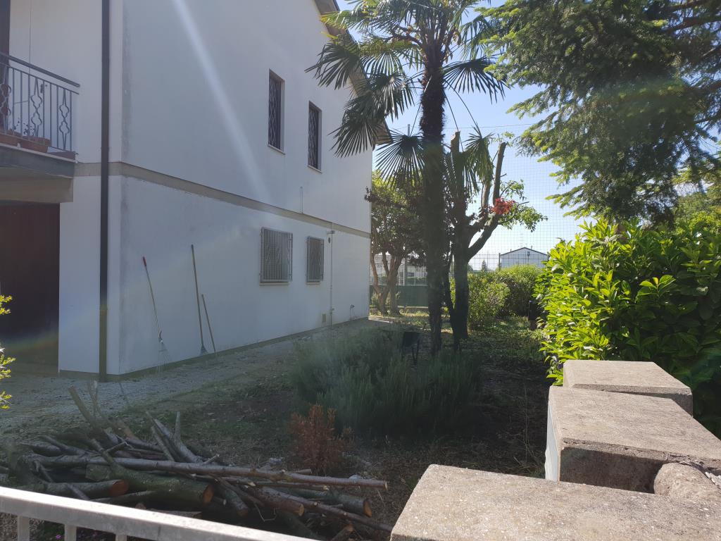 A8059, CASA INDIPENDENTE