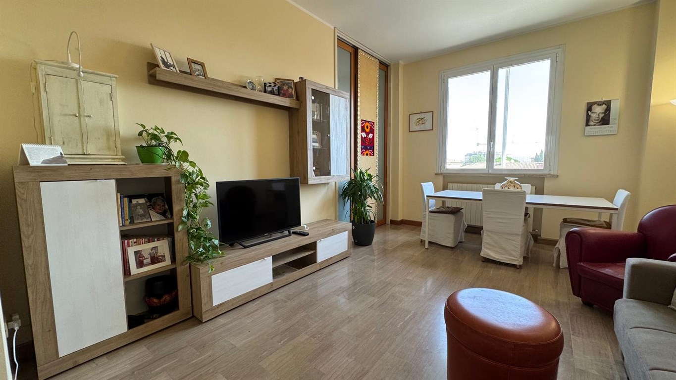 ECAVVAS, CENTRO STORICO – VIA PELLEGRINO MATTEUCCI  Splendido appartamento in eccellente stato d’uso