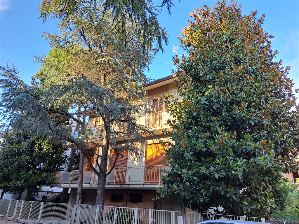 N058, RAVENNA - ZONA RESIDENZIALE - APPARTAMENTO IN VILLETTA TERRA CIELO