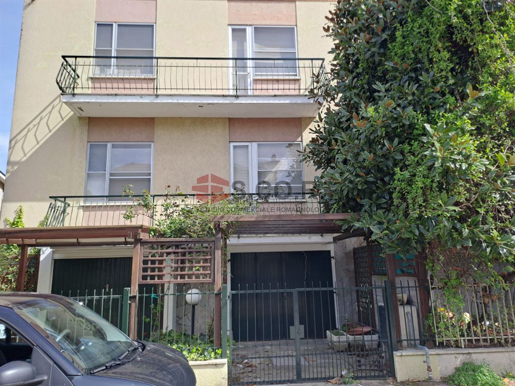 PPAR12, BIFAMILIARE COMPOSTA DA DUE/TRE APPARTAMENTI ZONA SAN BIAGIO